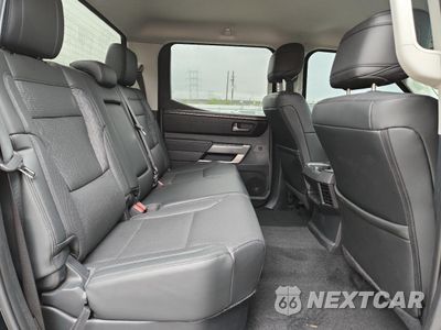 Zdjęcie 10 z 15 samochodu: 2024 TOYOTA TUNDRA CREWMAX SR VIN:5TFLA5DB3RX188441 - miniatura