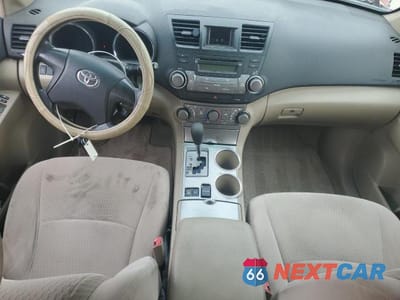 Zdjęcie 8 z 13 samochodu: 2009 TOYOTA HIGHLANDER BASE VIN:JTEES41A492131203 - miniatura