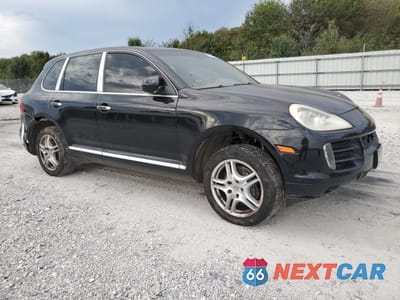 Czwarte zdjęcie samochodu z boku: 2010 PORSCHE CAYENNE VIN:WP1AA2AP1ALA05098 - miniatura