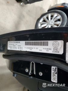 Zdjęcie 12 z 12 samochodu: 2015 CHRYSLER 300C PLATINUM VIN:2C3CCASG8FH873038 - miniatura