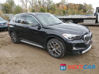 Czwarte zdjęcie samochodu z boku: 2021 BMW X1 XDRIVE28I VIN:WBXJG9C06M5U32569 - miniatura