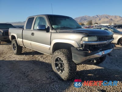 Czwarte zdjęcie samochodu z boku: 2001 CHEVROLET SILVERADO K1500 VIN:2GCEK19T411296326 - miniatura