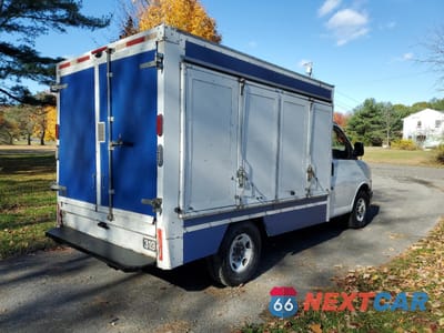 Trzecie zdjęcie samochodu z tyłu: 2019 GMC SAVANA DELIVERY TRUCK VIN:1GD07RFP0K1232417 - miniatura