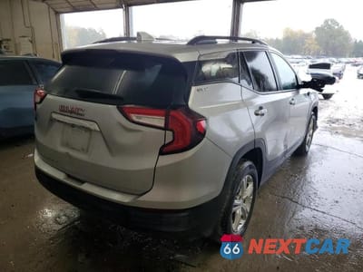 Trzecie zdjęcie samochodu z tyłu: 2022 GMC TERRAIN SLE VIN:3GKALMEV2NL149693 - miniatura