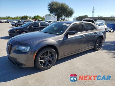 2022 CHRYSLER 300 TOURING 2C3CCAAGXNH104055 - główne zdjęcie licytacji z USA - miniatura