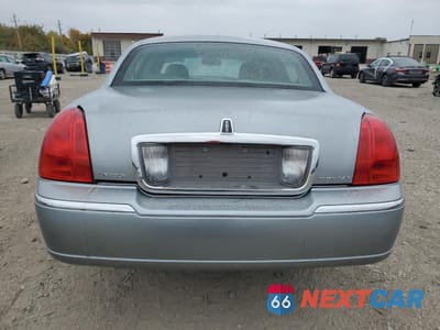 Zdjęcie 6 z 14 samochodu: 2006 LINCOLN TOWN CAR SIGNATURE LIMITED VIN:1LNHM82V46Y649756 - miniatura