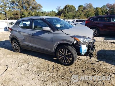 Czwarte zdjęcie samochodu z boku: 2022 NISSAN KICKS SV VIN:3N1CP5CV4NL490243 - miniatura