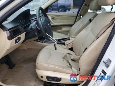 Zdjęcie 7 z 11 samochodu: 2010 BMW 328 I VIN:WBAPH7G56ANM54028 - miniatura