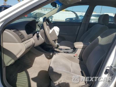 Zdjęcie 7 z 15 samochodu: 2002 TOYOTA CAMRY LE VIN:JTDBE32K920080220 - miniatura