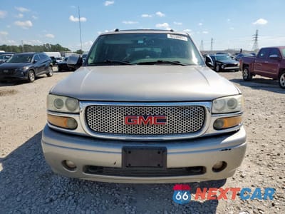 Piąte zdjęcie samochodu w środku: 2004 GMC YUKON XL DENALI VIN:1GKFK66U44J165636 - miniatura