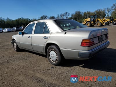 Drugie zdjęcie samochodu z przodu: 1990 MERCEDES-BENZ 300 E 2.6 VIN:WDBEA26D2LB221888 - miniatura