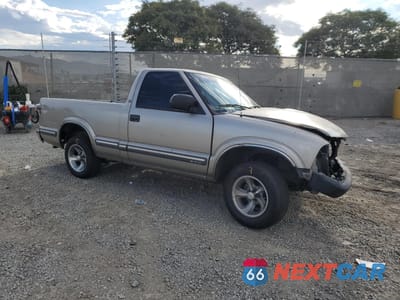 Czwarte zdjęcie samochodu z boku: 1998 CHEVROLET S TRUCK S10 VIN:1GCCS1446WK252696 - miniatura