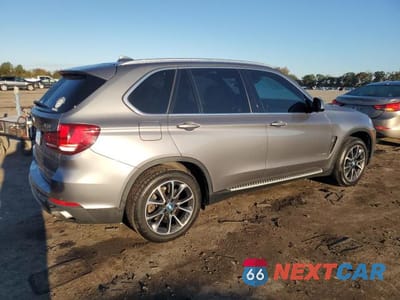 Trzecie zdjęcie samochodu z tyłu: 2017 BMW X5 XDR40E VIN:5UXKT0C32H0V97507 - miniatura