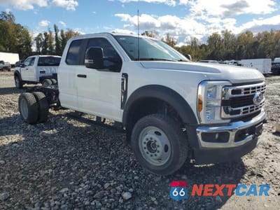 Czwarte zdjęcie samochodu z boku: 2024 FORD F450 XL CHASSIS 7.3L GAS VIN:1FD0X4HN7REE01527 - miniatura