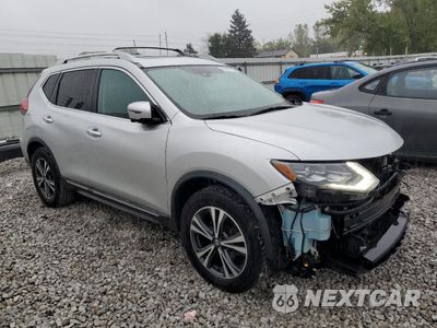 Czwarte zdjęcie samochodu z boku: 2017 NISSAN ROGUE SV VIN:5N1AT2MV4HC740816 - miniatura
