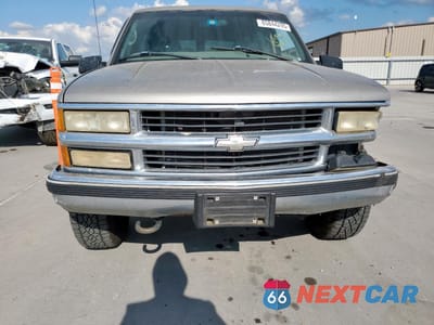 Piąte zdjęcie samochodu w środku: 1999 CHEVROLET TAHOE VIN:1GNEK13R5XR149467 - miniatura