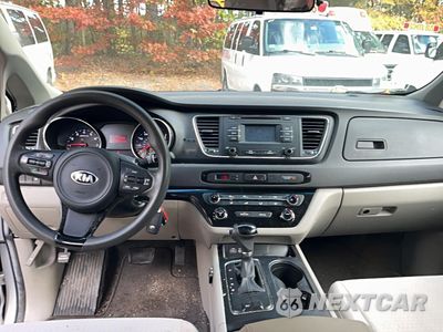 Zdjęcie 9 z 10 samochodu: 2016 KIA SEDONA L VIN:KNDMA5C18G6173952 - miniatura