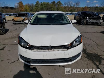 Piąte zdjęcie samochodu w środku: 2013 VOLKSWAGEN PASSAT SE VIN:1VWBH7A38DC010568 - miniatura
