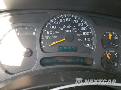 Zdjęcie 9 z 15 samochodu: 2004 CHEVROLET TAHOE C1500 VIN:1GNEC13ZX4J260975 - miniatura