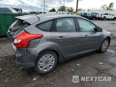 Trzecie zdjęcie samochodu z tyłu: 2012 FORD FOCUS SE VIN:1FAHP3K29CL465576 - miniatura