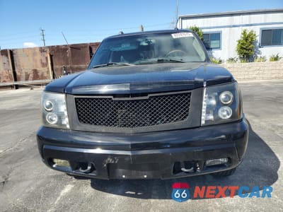 Piąte zdjęcie samochodu w środku: 2005 CADILLAC ESCALADE LUXURY VIN:1GYEC63TX5R104112 - miniatura