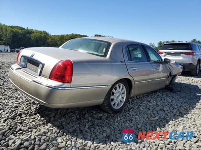 Trzecie zdjęcie samochodu z tyłu: 2008 LINCOLN TOWN CAR SIGNATURE LIMITED VIN:2LNHM82W08X655694 - miniatura