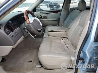 Zdjęcie 7 z 14 samochodu: 2010 LINCOLN TOWN CAR SIGNATURE LIMITED VIN:2LNBL8CV7AX614564 - miniatura