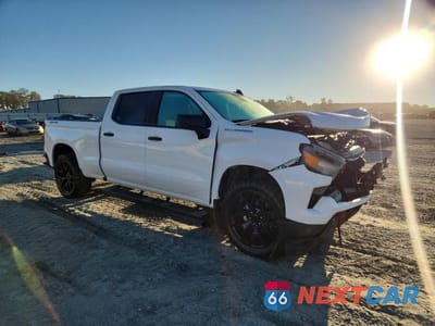 Czwarte zdjęcie samochodu z boku: 2022 CHEVROLET SILVERADO K1500 VIN:3GCUDAED1NG579994 - miniatura