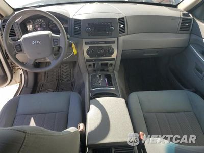 Zdjęcie 8 z 13 samochodu: 2006 JEEP GRAND CHEROKEE LAREDO VIN:1J4GR48K46C320652 - miniatura