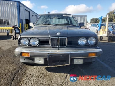 Piąte zdjęcie samochodu w środku: 1986 BMW 325 E VIN:WBAAB5403G9675625 - miniatura