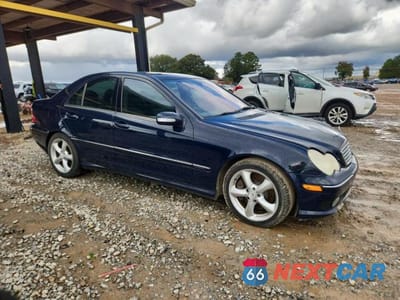Czwarte zdjęcie samochodu z boku: 2005 MERCEDES-BENZ C 230K SPORT SEDAN VIN:WDBRF40JX5F717417 - miniatura
