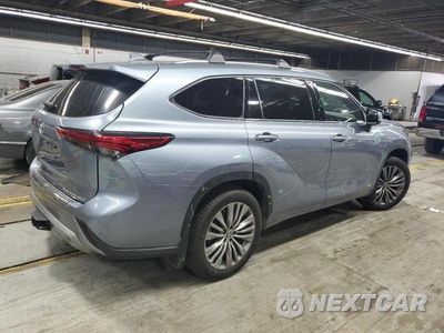 Trzecie zdjęcie samochodu z tyłu: 2020 TOYOTA HIGHLANDER PLATINUM VIN:5TDFZRBH8LS035104 - miniatura