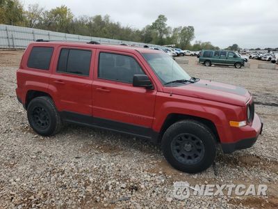 Czwarte zdjęcie samochodu z boku: 2016 JEEP PATRIOT SPORT VIN:1C4NJPBA6GD711299 - miniatura