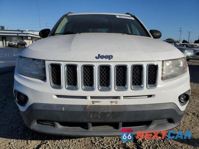 Piąte zdjęcie samochodu w środku: 2014 JEEP COMPASS SPORT VIN:1C4NJCBA4ED812086 - miniatura