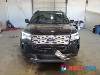 Piąte zdjęcie samochodu w środku: 2019 FORD EXPLORER XLT VIN:1FM5K7D85KGA06245 - miniatura