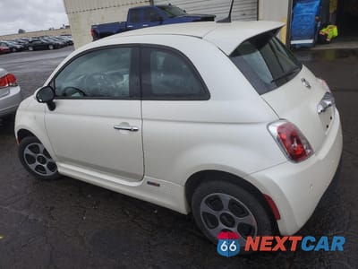 Drugie zdjęcie samochodu z przodu: 2016 FIAT 500 ELECTRIC VIN:3C3CFFGE0GT211006 - miniatura