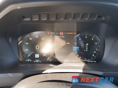 Zdjęcie 9 z 14 samochodu: 2018 VOLVO XC90 T6 VIN:YV4A22PKXJ1218022 - miniatura