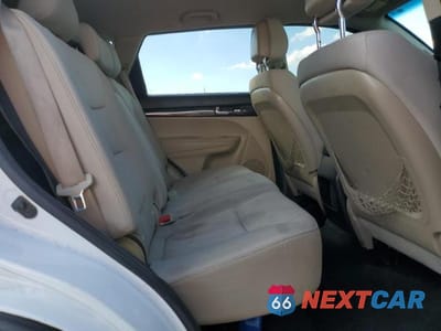 Zdjęcie 11 z 13 samochodu: 2011 KIA SORENTO LX VIN:5XYKT3A14BG084622 - miniatura