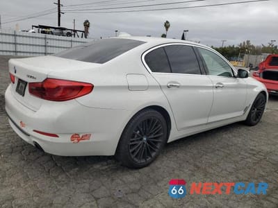 Trzecie zdjęcie samochodu z tyłu: 2018 BMW 530E VIN:WBAJA9C55JB033169 - miniatura