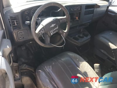 Zdjęcie 8 z 15 samochodu: 2004 CHEVROLET EXPRESS G3500 VIN:1GCHG35U441244598 - miniatura