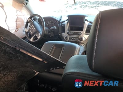 Zdjęcie 8 z 13 samochodu: 2019 GMC YUKON XL C1500 SLT VIN:1GKS1GKC8KR211035 - miniatura