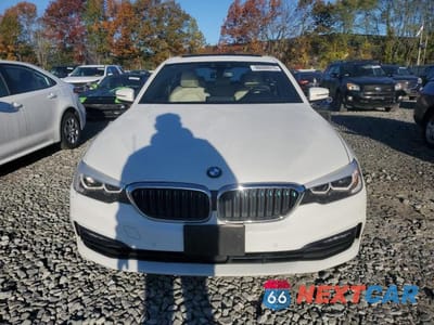 Piąte zdjęcie samochodu w środku: 2018 BMW 530XE VIN:WBAJB1C55JB083990 - miniatura