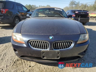 Piąte zdjęcie samochodu w środku: 2004 BMW Z4 3.0 VIN:4USBT53504LT25878 - miniatura