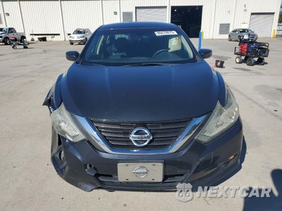 Piąte zdjęcie samochodu w środku: 2017 NISSAN ALTIMA 2.5 VIN:1N4AL3AP5HC122538 - miniatura