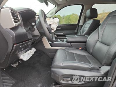 Zdjęcie 7 z 15 samochodu: 2024 TOYOTA TUNDRA CREWMAX SR VIN:5TFLA5DB3RX188441 - miniatura