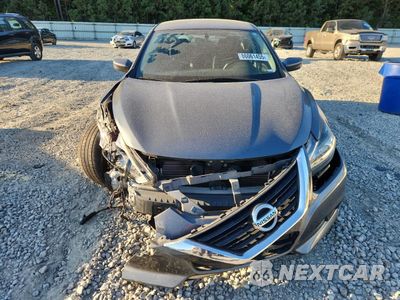 Piąte zdjęcie samochodu w środku: 2018 NISSAN ALTIMA 2.5 VIN:1N4AL3AP2JC255540 - miniatura