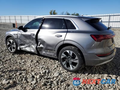 Drugie zdjęcie samochodu z przodu: 2021 AUDI E-TRON PRESTIGE VIN:WA1VAAGE6MB018114 - miniatura