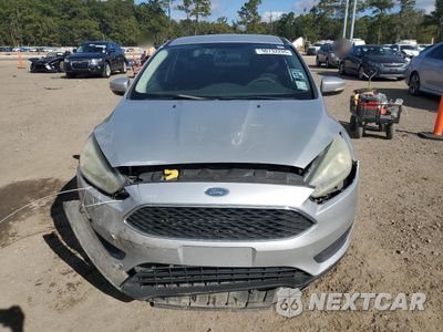 Piąte zdjęcie samochodu w środku: 2016 FORD FOCUS SE VIN:1FADP3F22GL290103 - miniatura