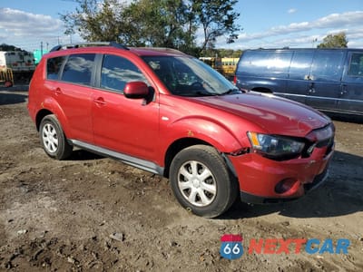 Czwarte zdjęcie samochodu z boku: 2012 MITSUBISHI OUTLANDER ES VIN:JA4AS2AW4CU005867 - miniatura