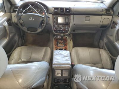 Zdjęcie 8 z 13 samochodu: 2005 MERCEDES-BENZ ML 350 VIN:4JGAB57E65A563497 - miniatura